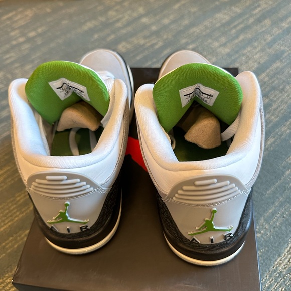 Jordan 3 Retro color Chlorophyll size 9 - Picture 4 of 13